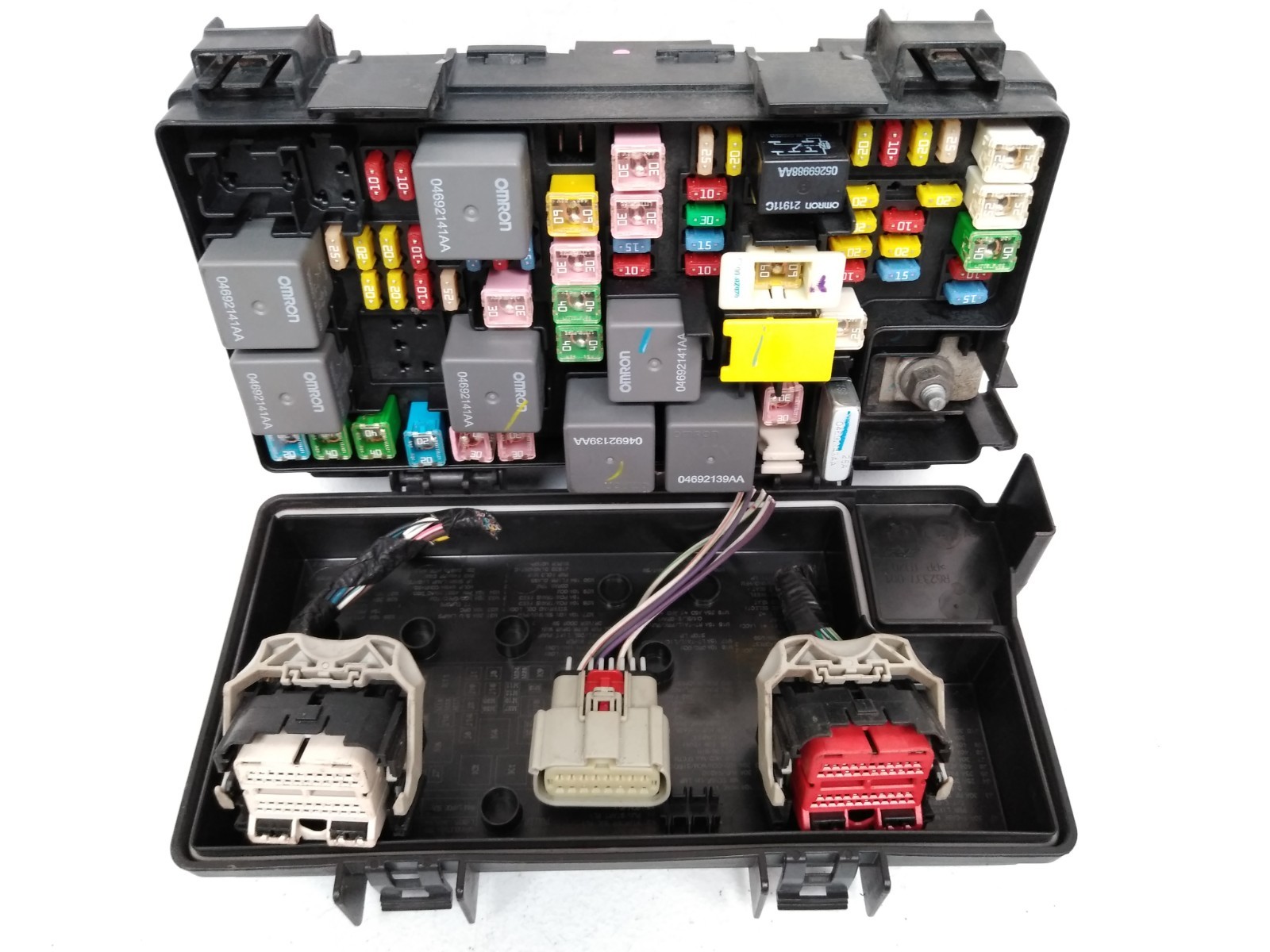 04692300AB Dodge 2009 Nitro Jeep Liberty Fuse Box Integrated TIPM TEMIC OEM H75