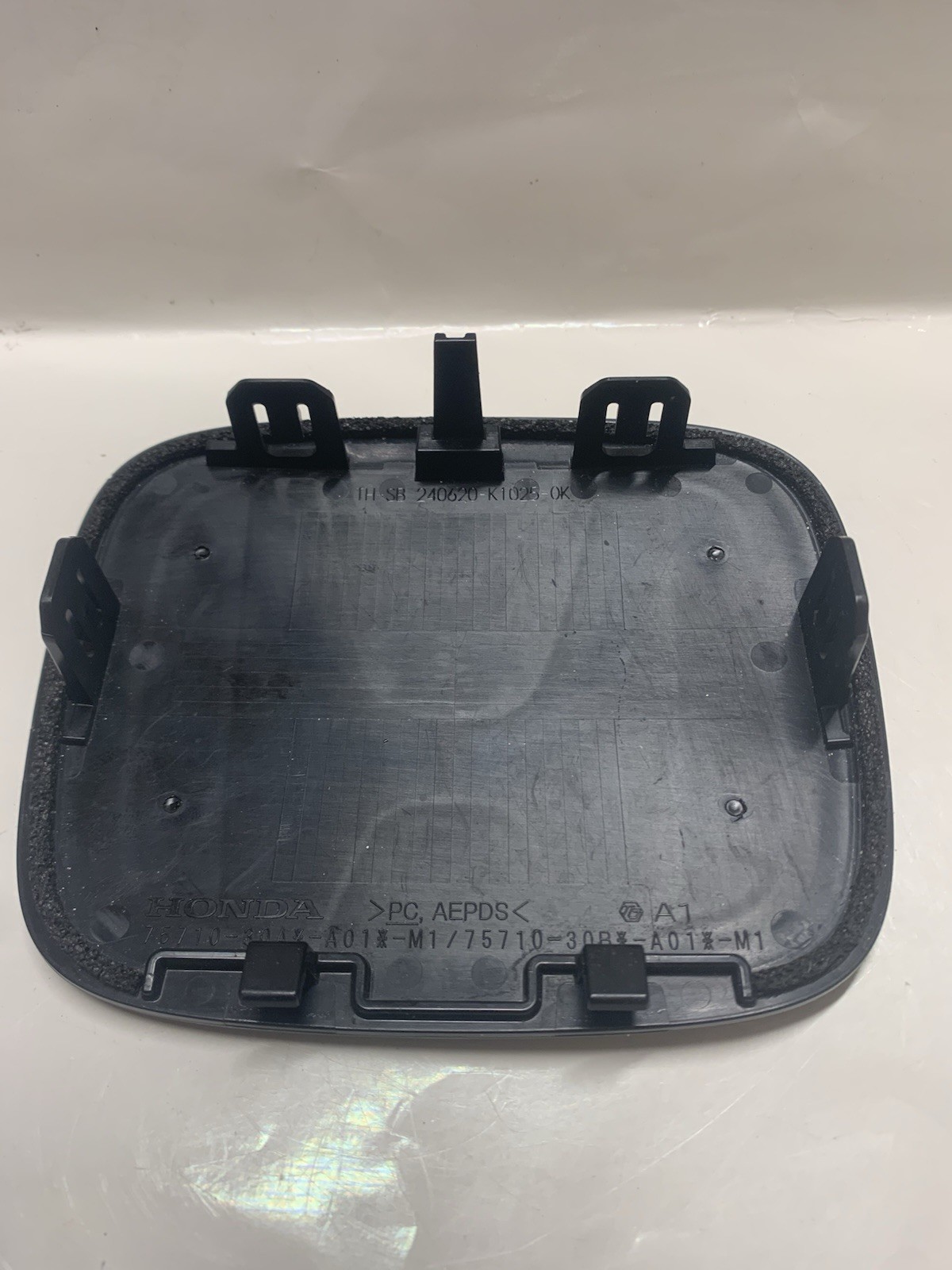 2023-2025 HONDA ACCORD OEM CRUIS CONTROL DISTANCE RADAR SENSOR W/ EMBLEM