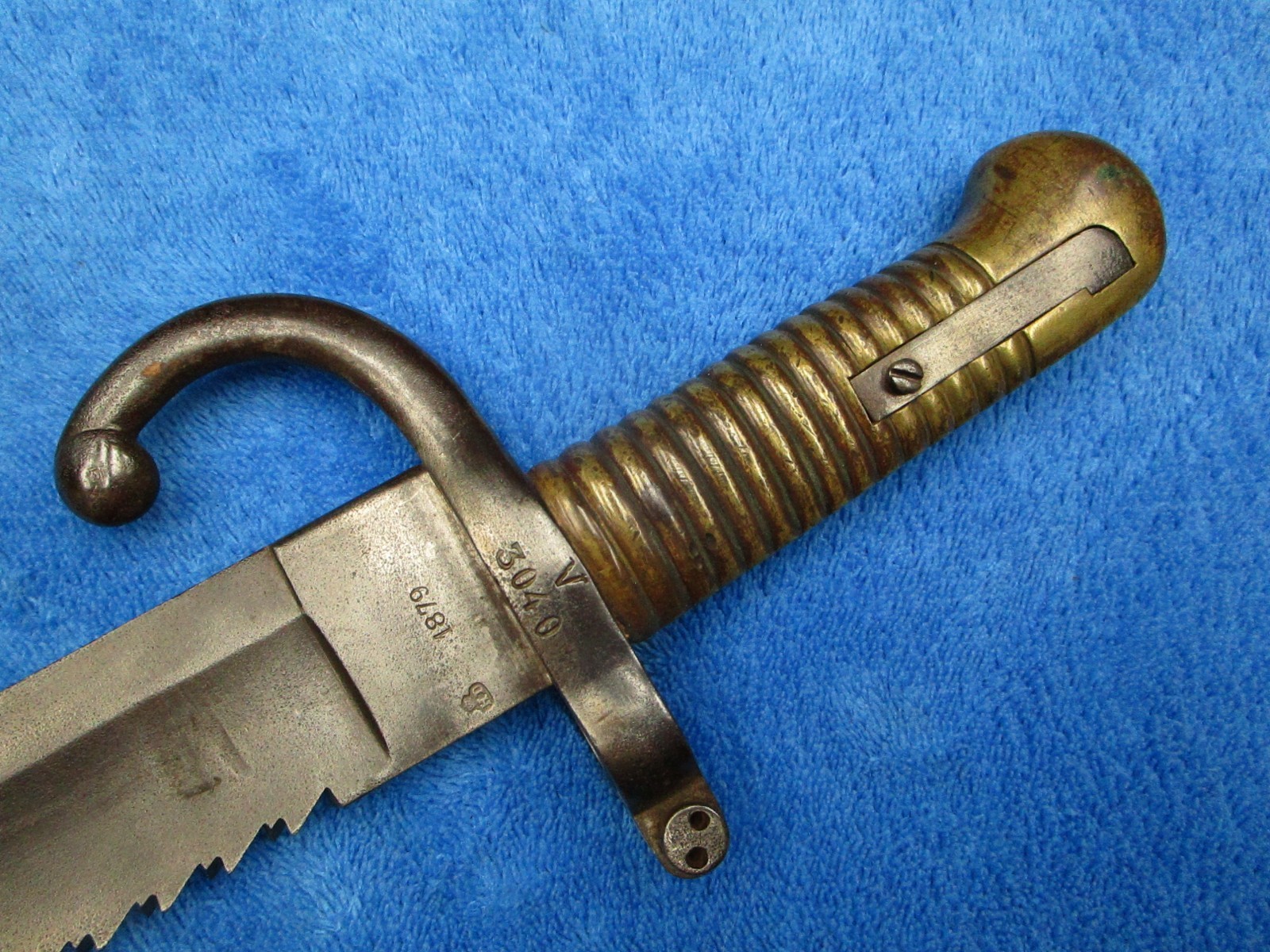 RARE ORIGINAL ANTIQUE M1868 BELGIUM SAWBACK BAYONET AND SCABBARD WITH HANGER