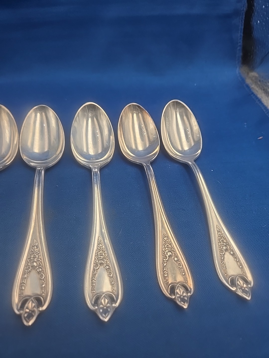 Lot of 8 International / 1847 Rogers Old Colony Silverplate Teaspoons 5 7/8"