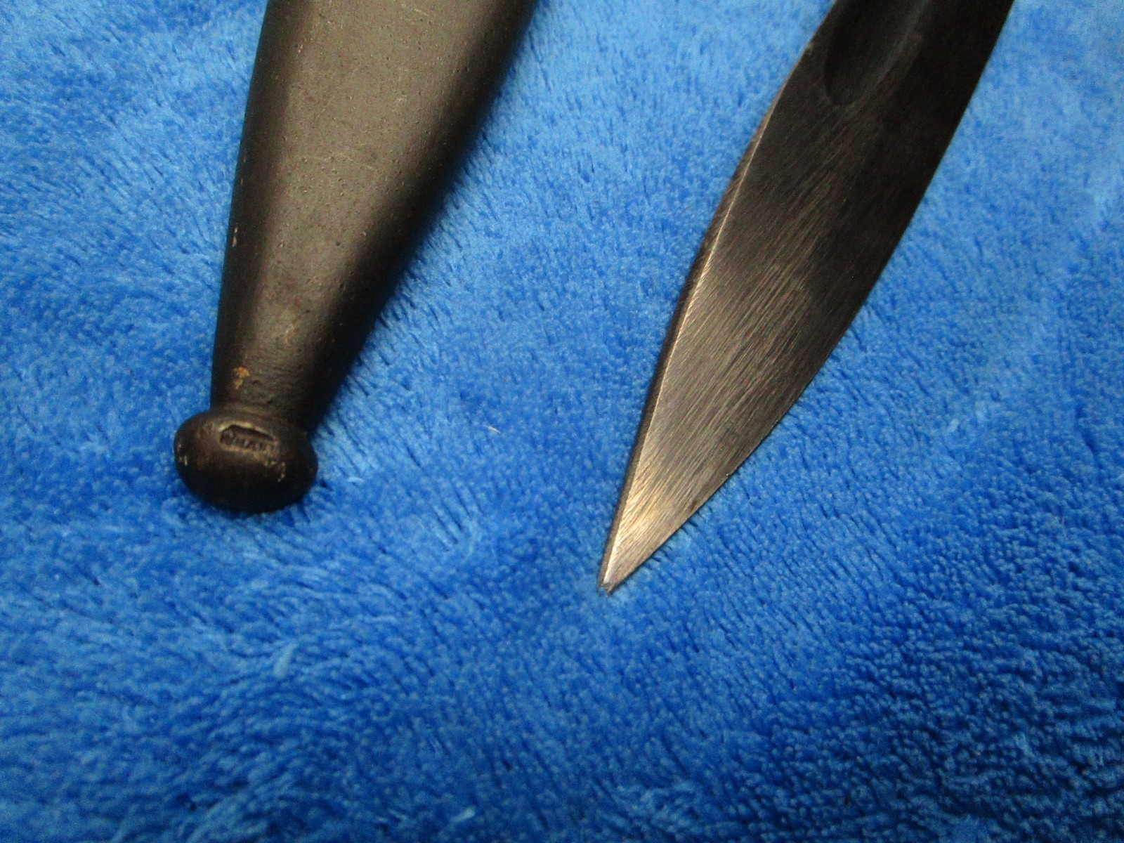 ORIGINAL WW2 GERMAN HERDER FFC 1944 BAYONET AND FFC 1944 SCABBARD WITH QFG FROG