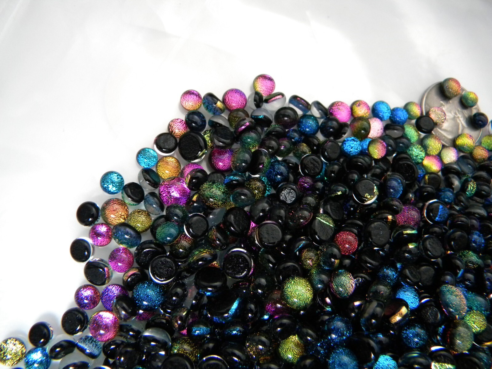 (CLEAR GLASS ON TOP) TINY DOTS Lot 100 pcs DICHROIC FUSED GLASS (V100) CABOCHON