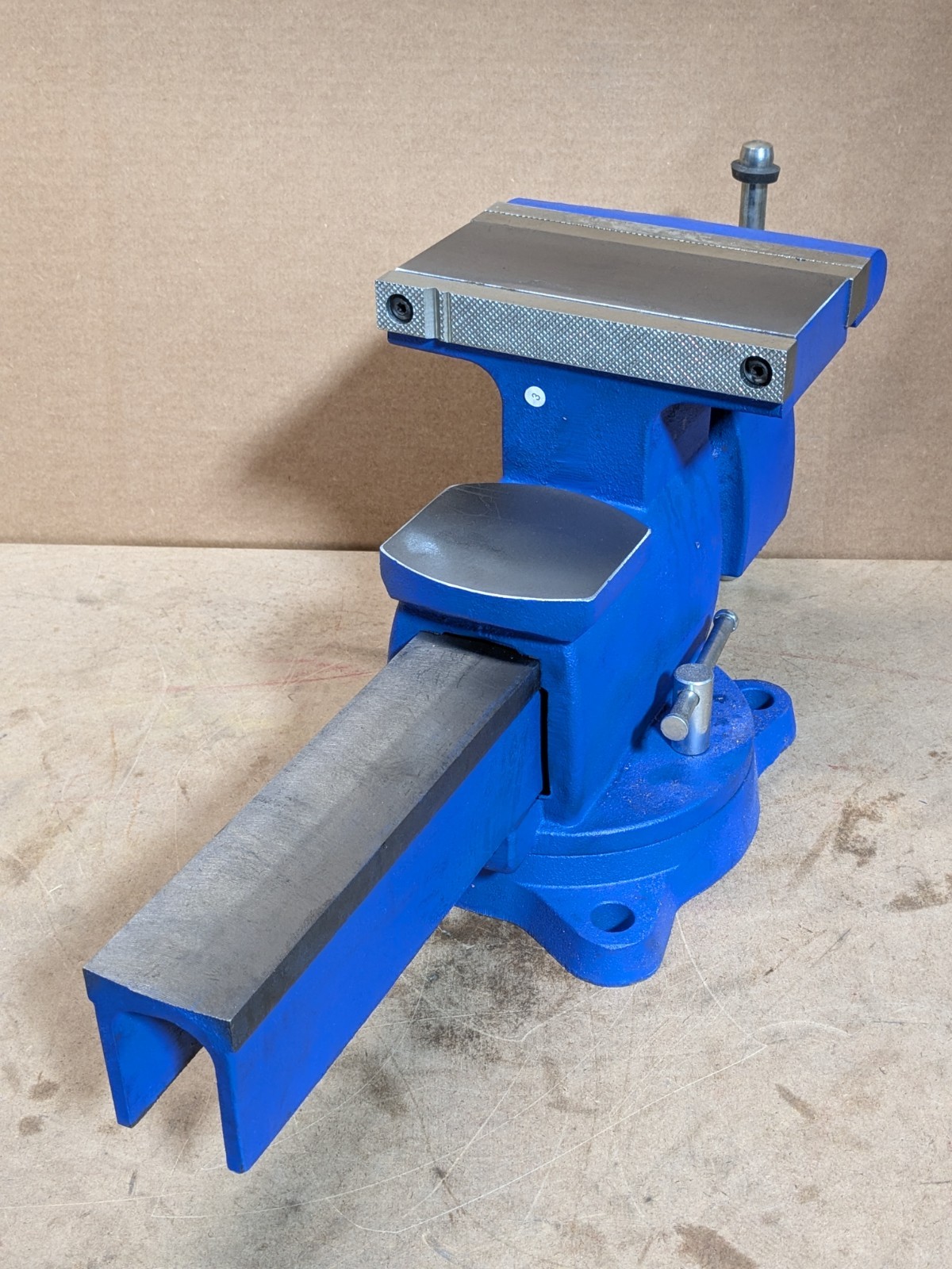 Yost Reversible Bench Vise w/ Swivel Base 8" Jaw Width 8.5" / 12.5" Opening