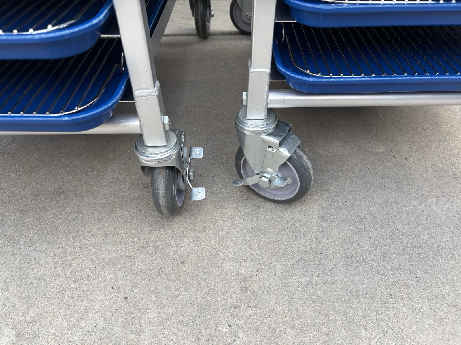 AAR-2022-A Aluminum Bun Pan Rack w/ 20 Pans Capacity