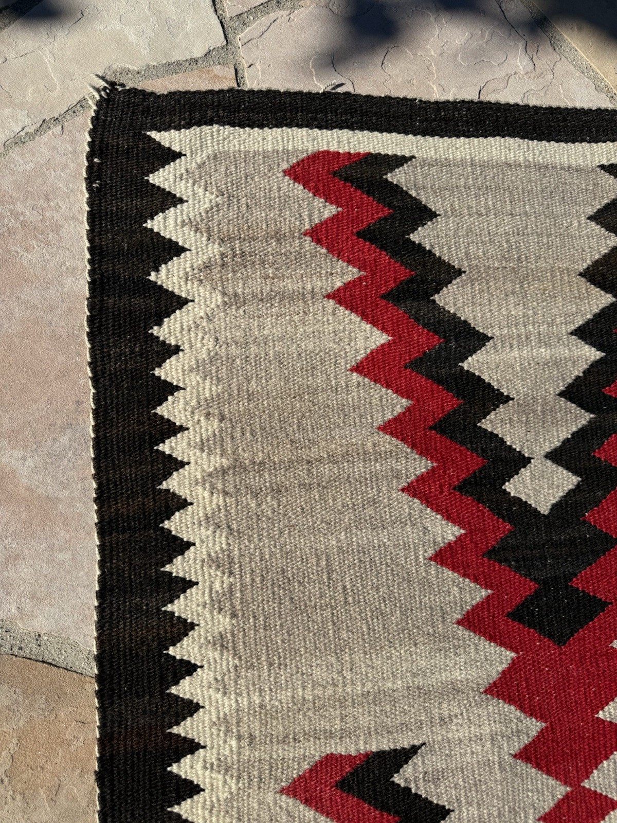AUTHENTIC NAVAJO CABIN RUG c1920’s 60”X 32” XLNT NATIVE AMERICAN TIGHT WEAVING