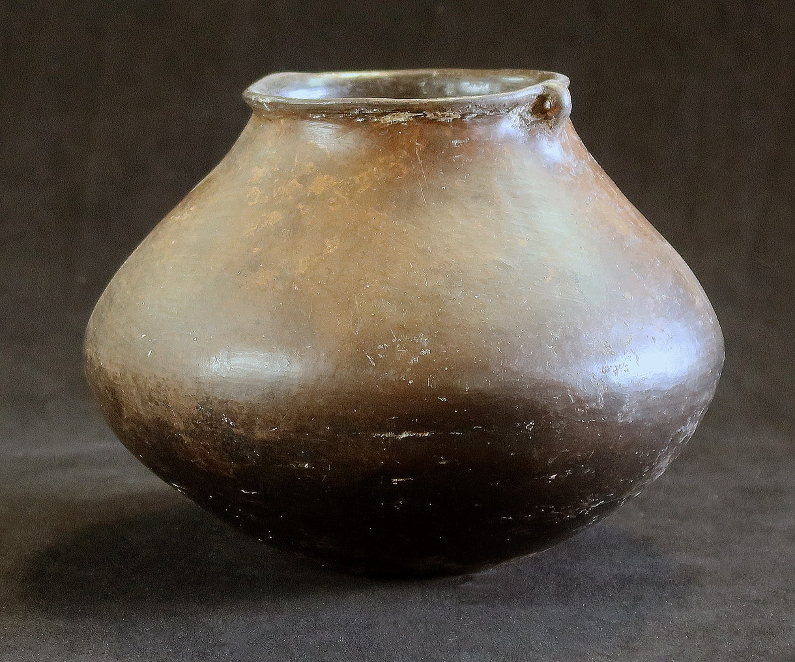 prehistoric Anasazi Casas Grandes Ramos jar with lugs no restoration 600-1450 AD