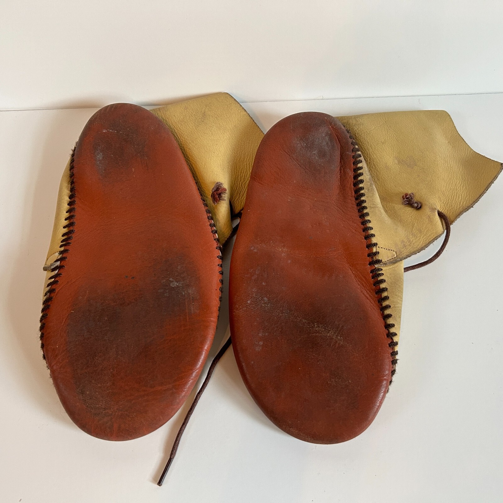 Vintage 8" BEADED Thunder Bird LEATHER NATIVE AMERICAN INDIAN MOCCASINS BOOTIES