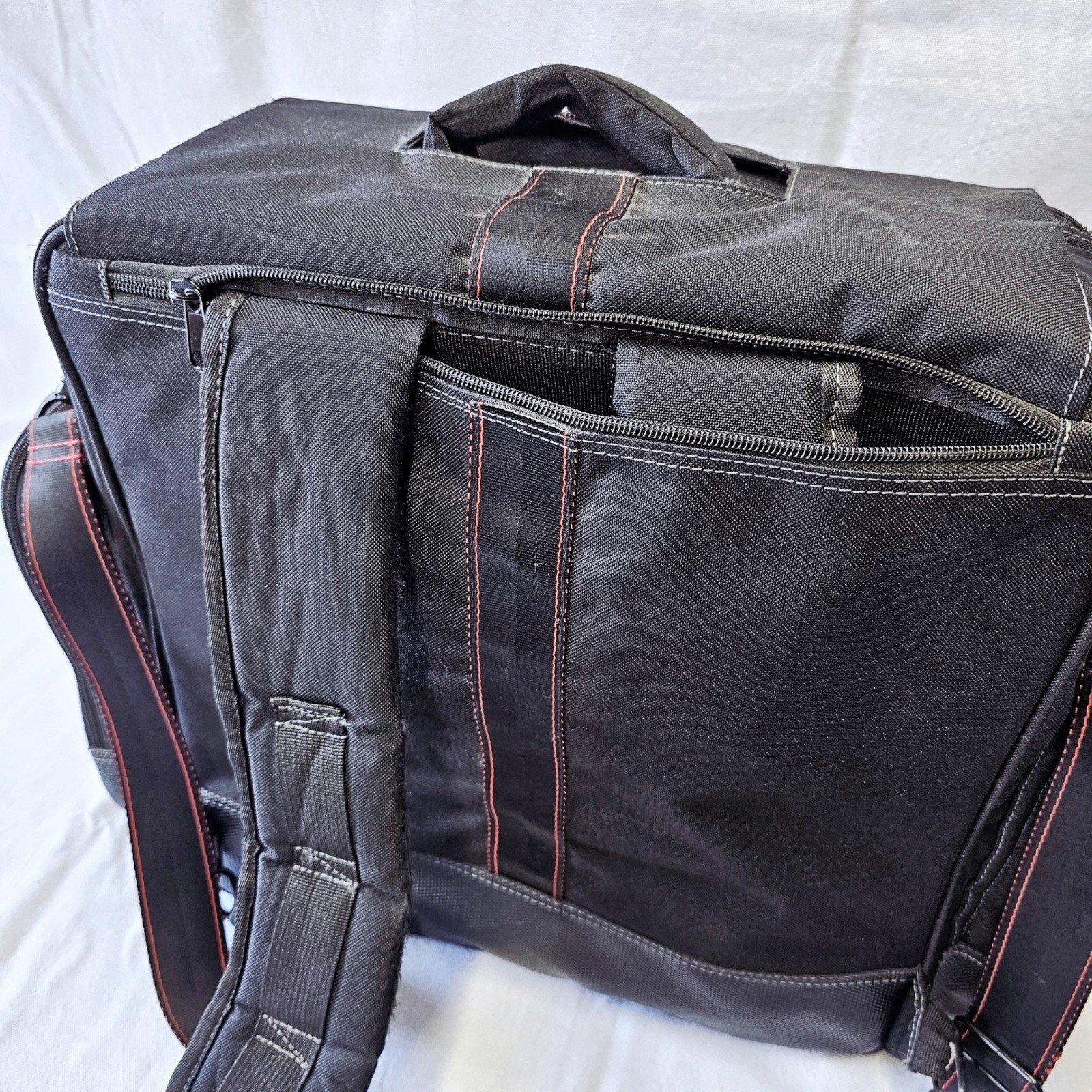 Gigskinz Backpack Unisex OS Black Red DJ Mixer Gear Case Damaged Zipper Pull Bag