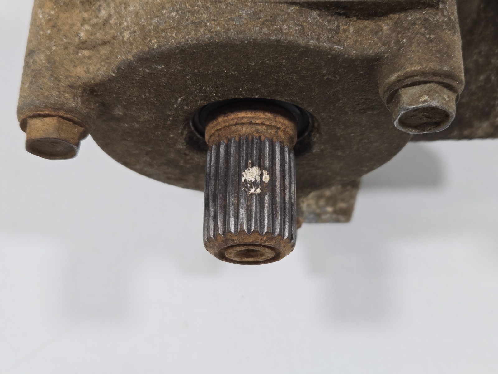 2003 Polaris Sportsman 700 Rear Differential Rear End Housing Gearbox 1341352