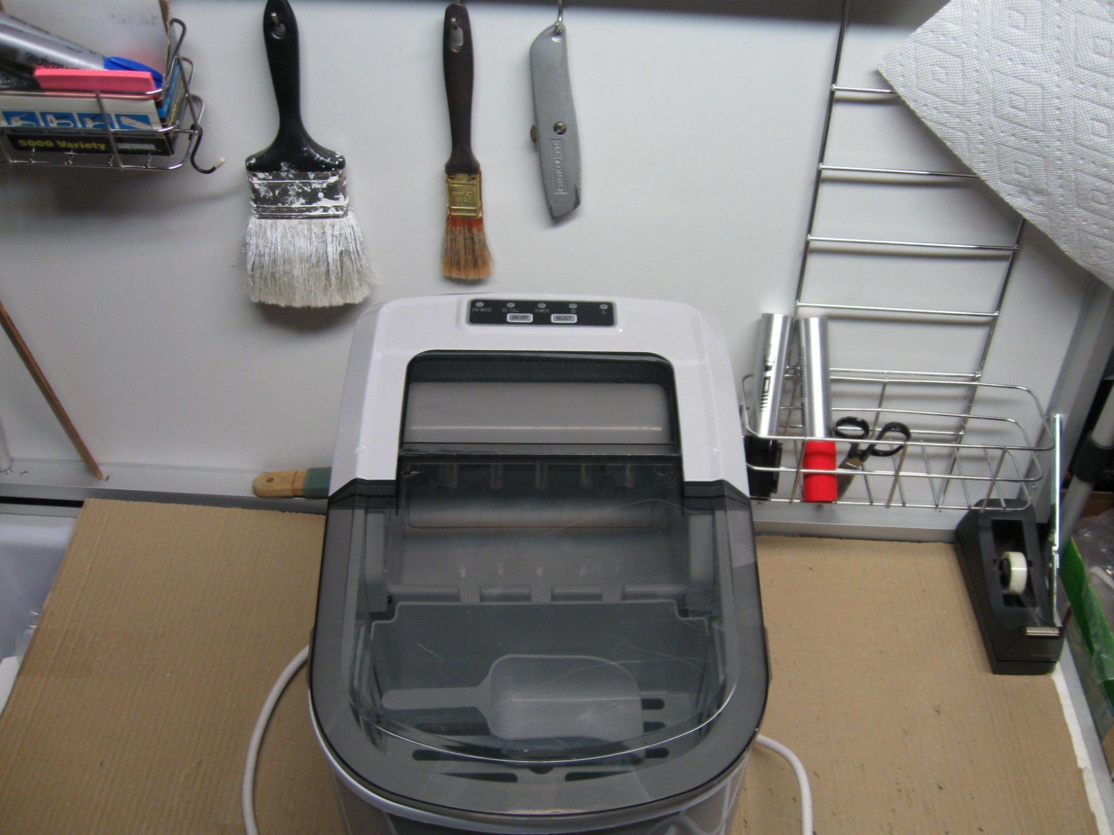 Portable Ice Maker, Frigidaire, Countertop/Picnic Table/Camping, Used Once