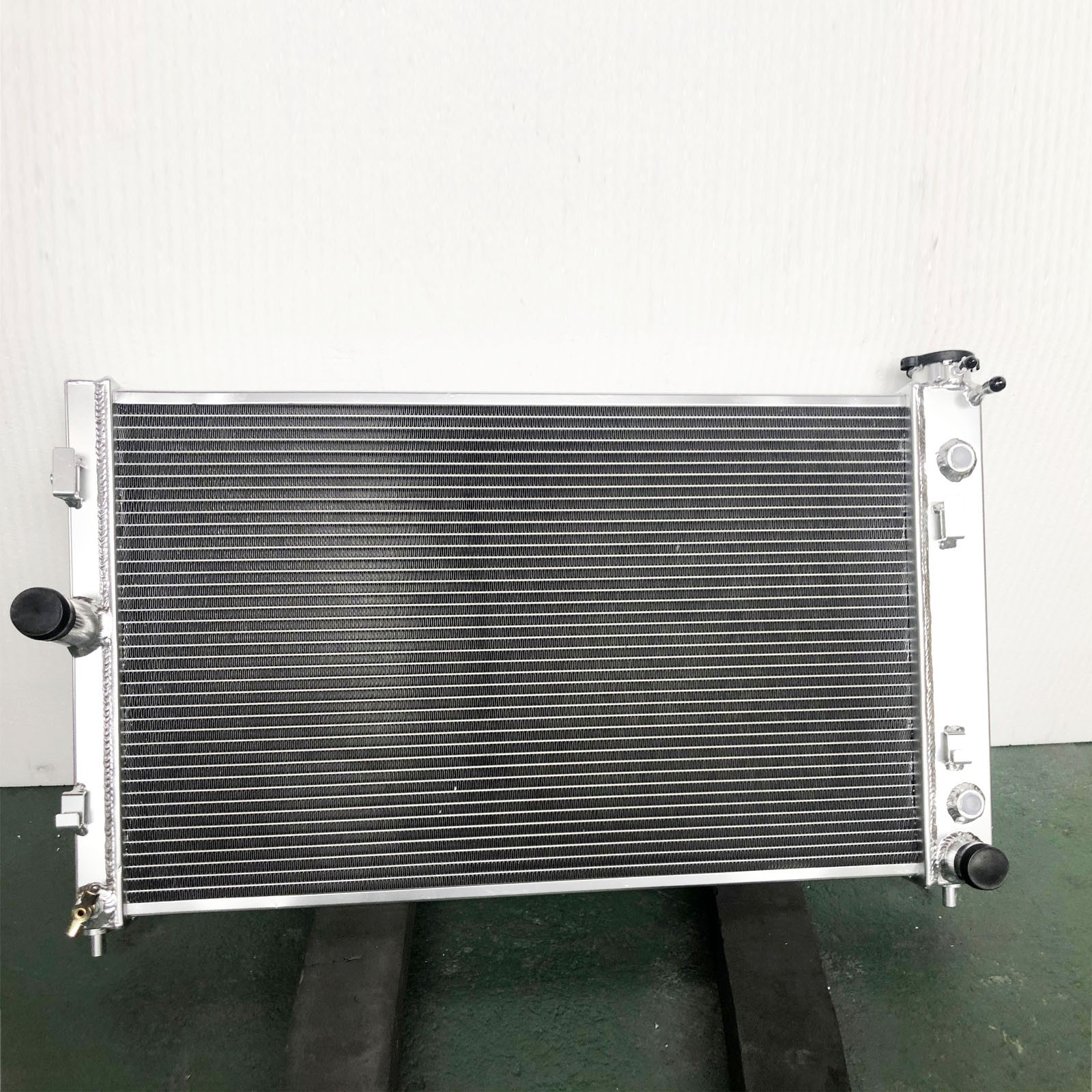 Radiator For Pontiac GTO Base 6.0L V8 5967CC 364Ci 2005-2006 Aluminum AT MT 2987