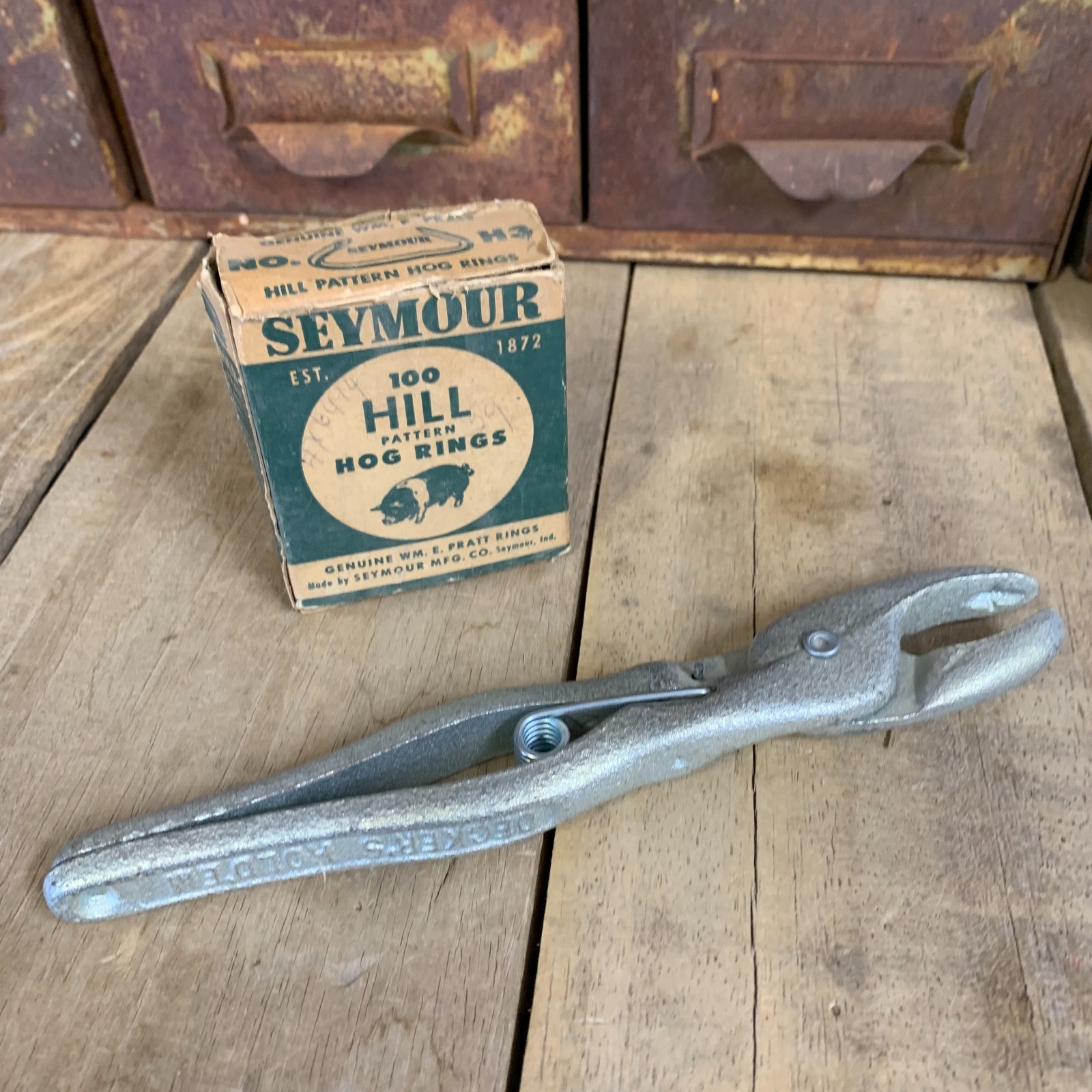 DECKER'S HOLD'EM ~ Hill Ringer 8” Hog Ring Pliers + Partial Box Of Seymour Rings
