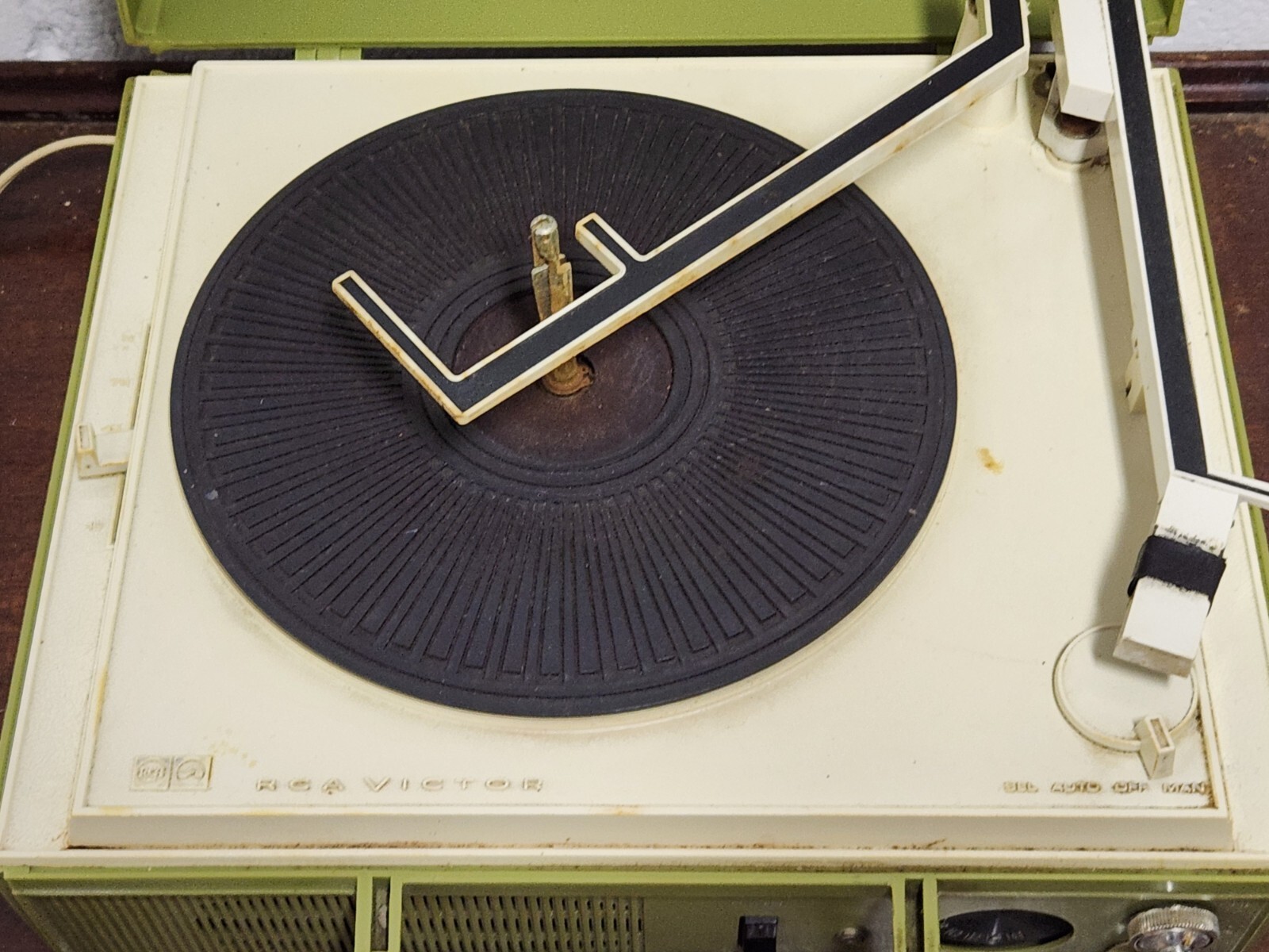 RCA Victor Record Player VLP26G AM Radio Vtg Green Portable PARTS REPAIR BROKEN