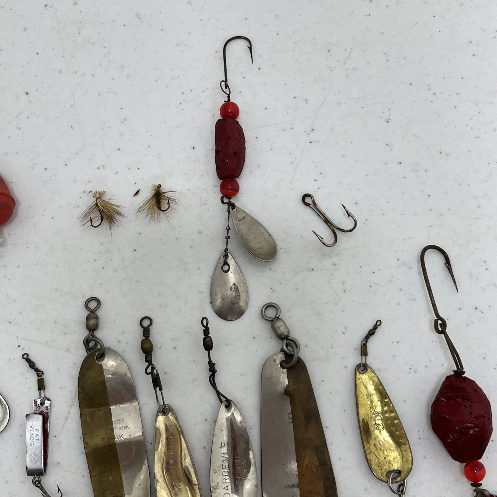 Lot of Vintage Fishing Tackle Spoons Spinners Swivels Hooks Lures Lot of 15