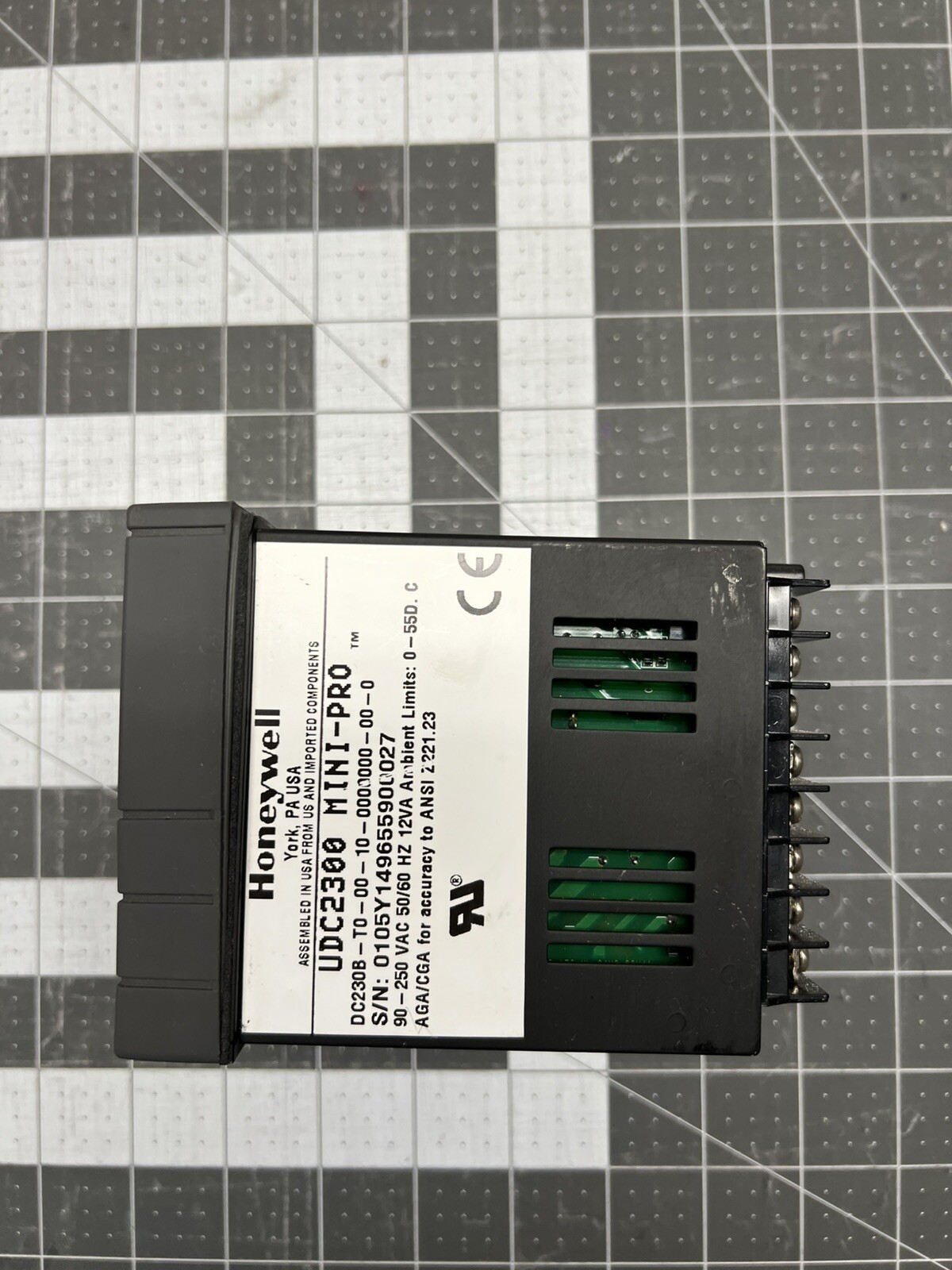 NEW HONEYWELL DC230B-TO-00-10-0000000-00-0 UDC2300 MINI-PRO CONTROLLER