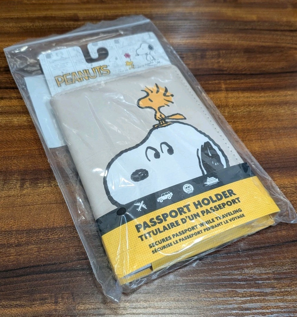 New Peanuts Snoopy with Woodstock Travel Passport Holder 4.25 x 5.625in