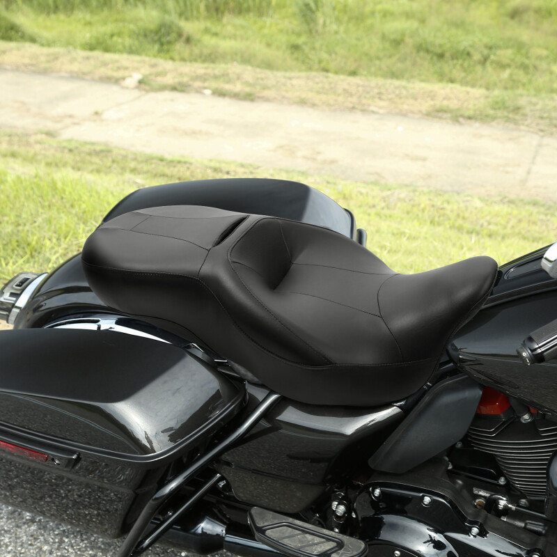 Rider and Passenger Seat For Harley Touring Street Electra Glide Road King 09-23