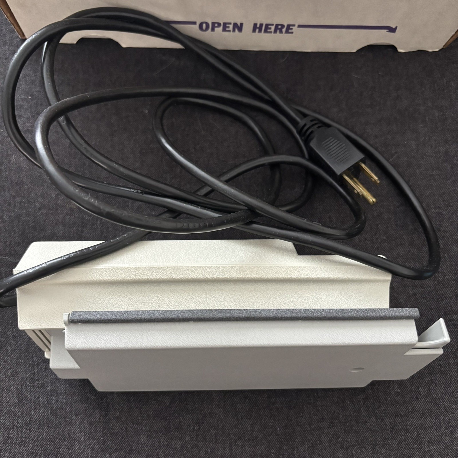 UVP Inc DE-4 EPROM ERASER Shortwave UV 254NM 115V 60Hz 0.16Amps p/n 95-0095-03