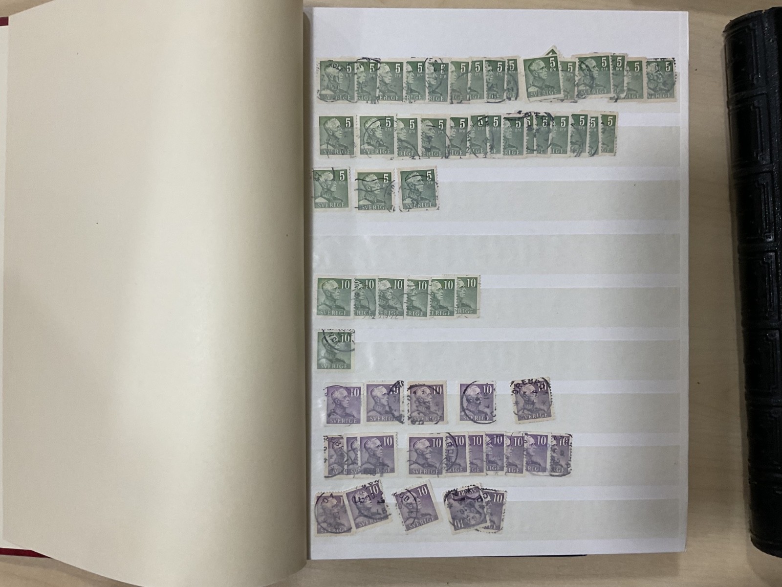 Sweden stamps. Vintage. 4 stock books/album. 4.8kg. BG97*