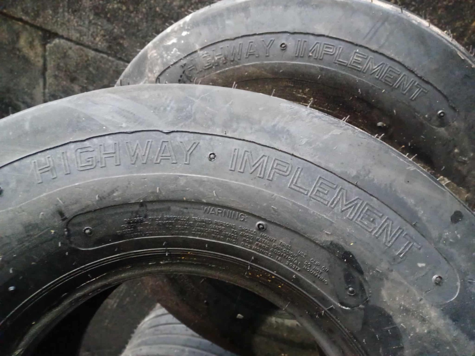 31x13.50-15 TIRE NEW OVERSTOCKS 8PLY F-1 HIGHWAY IMPLEMENT 31135015 31 13.50 15