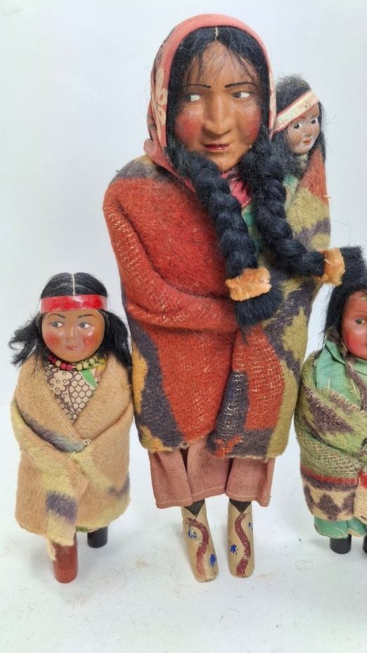 Skookum Bully Good Indian Native American Dolls ~ Lot of 4 Mom baby, 3 children