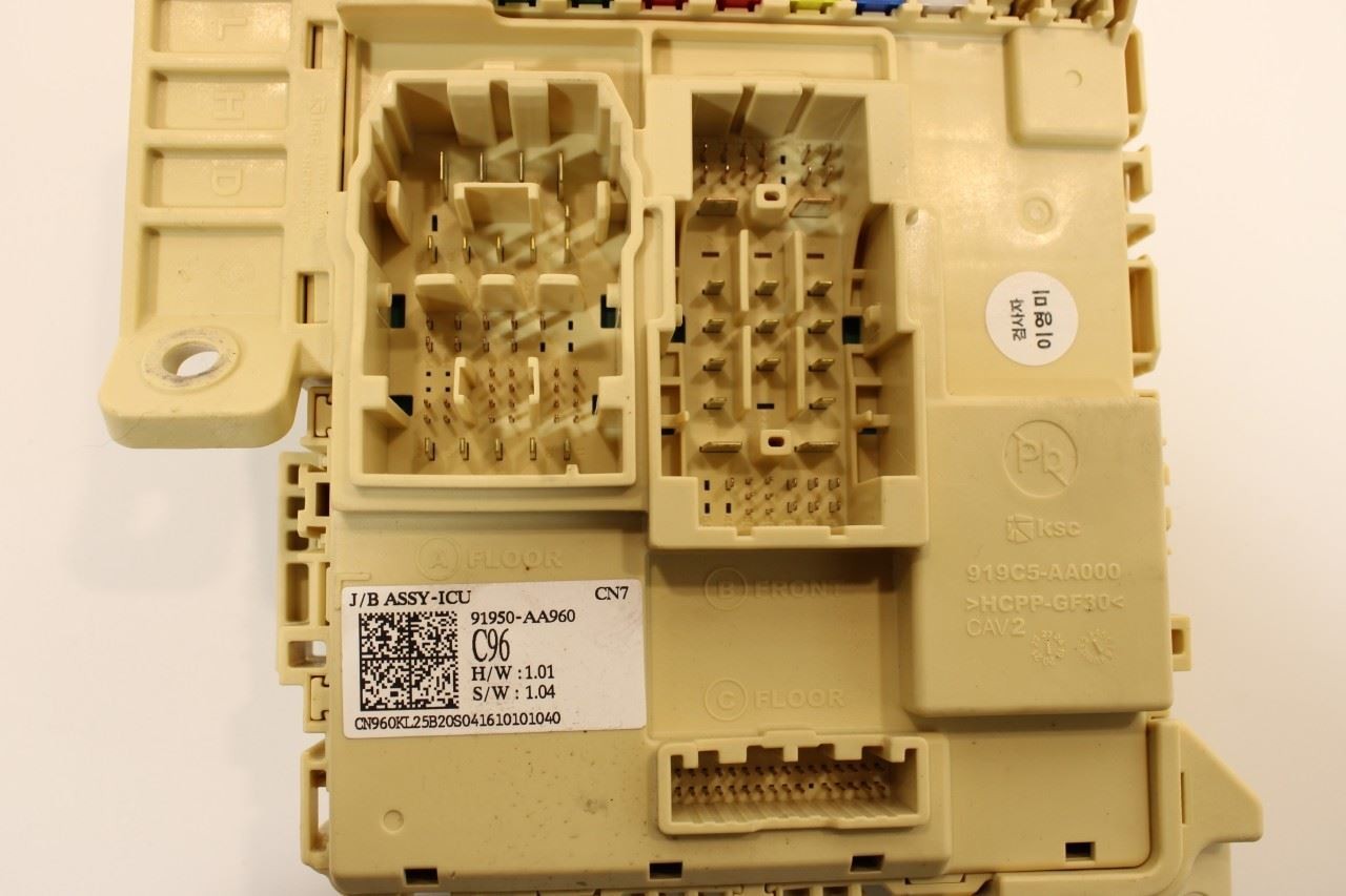 2021-2023 HYUNDAI ELANTRA CABIN FUSE RELAY JUNCTION BOX MODULE 91950-AA960 OEM