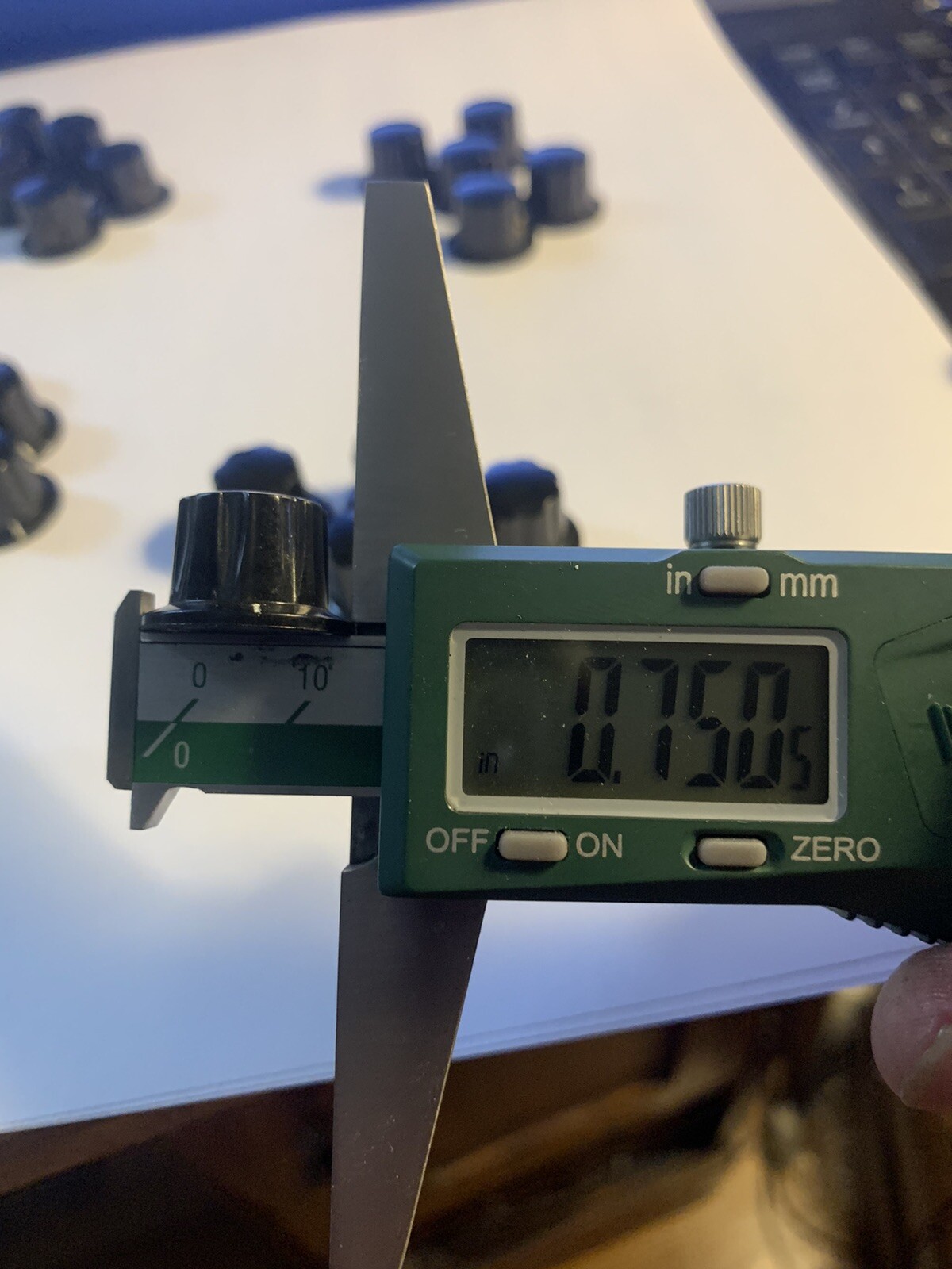 5 New Vintage Black Bakelite 3/4" DAKA-WARE Ribbed Ham Radio Guitar Amp Knobs #2