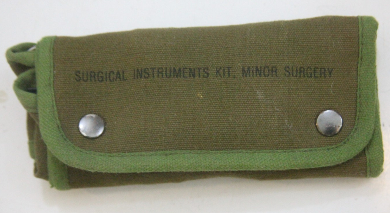 Vintage US Military Surgical Instrument Kit Green Minor Field Surgery Tool BB624