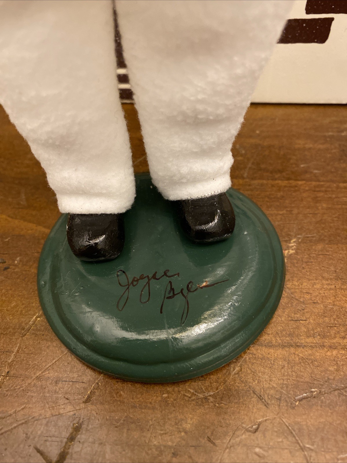 BYERS CHOICE 2024 WONDERLAND RABBIT NEW SIGNED BY JOYCE BYERS