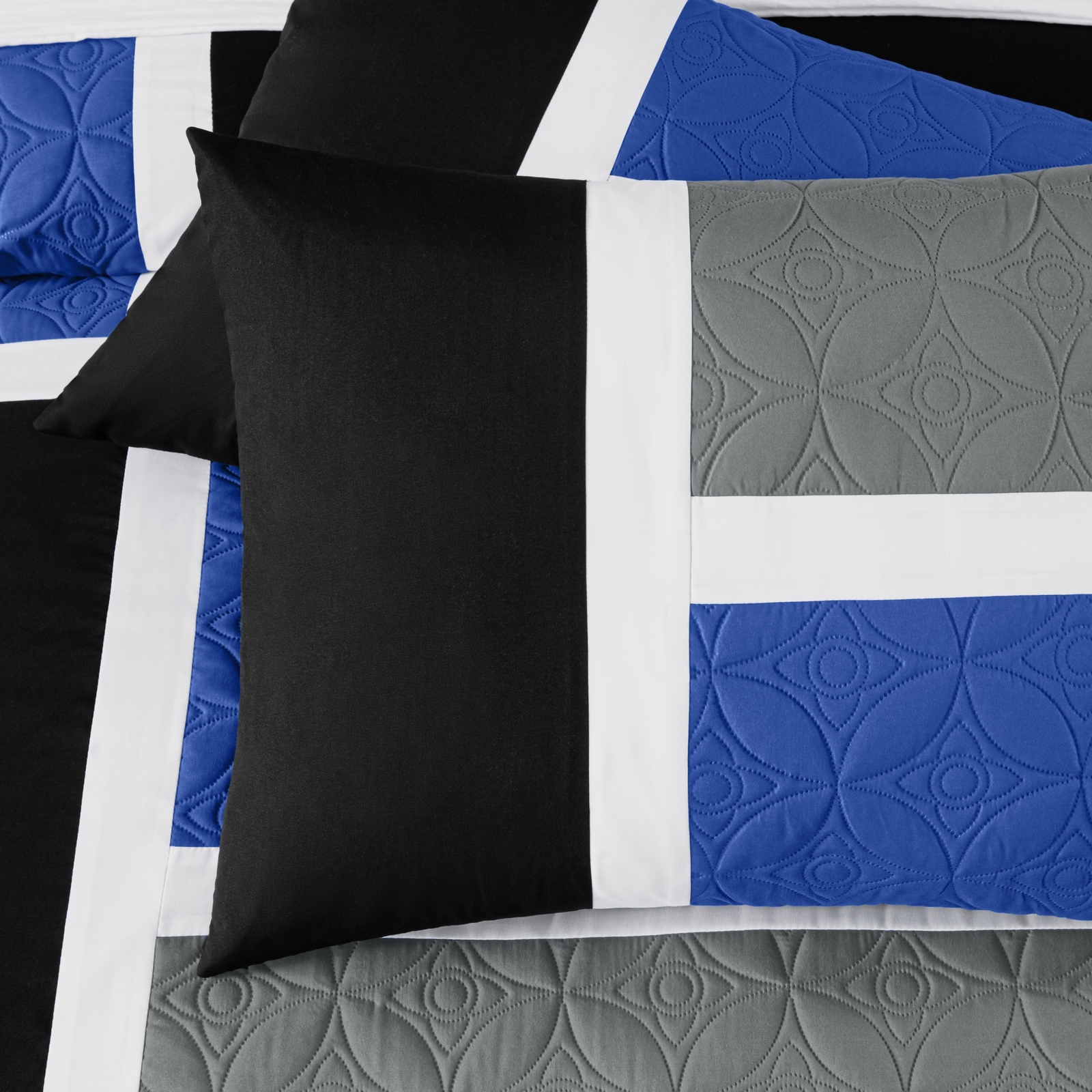 Chezmoi Collection 7-Piece Medallion Patchwork Bed in a Bag Comforter Set