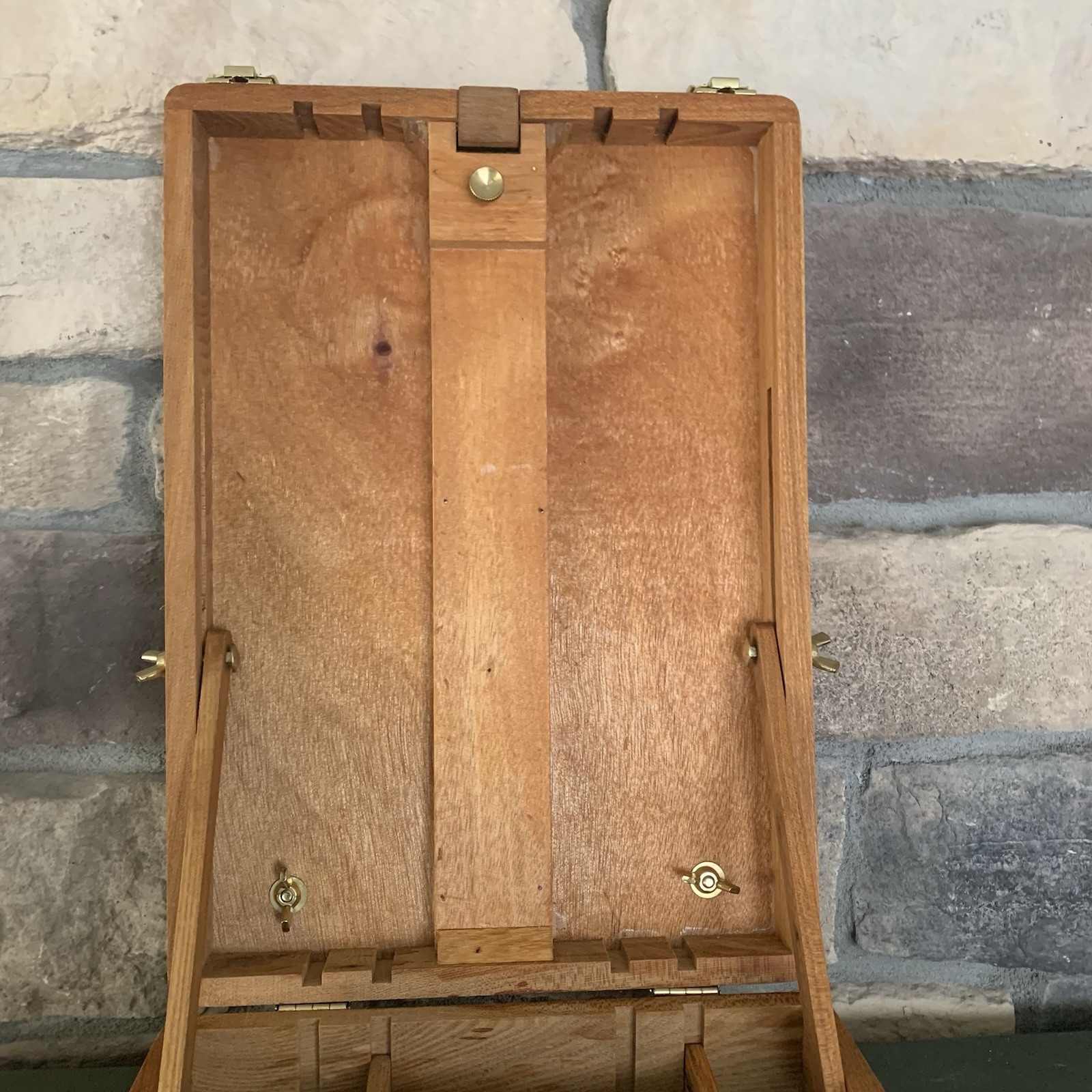 Soho Wooden Tabletop Easel Lightweight Foldable Artist Tool