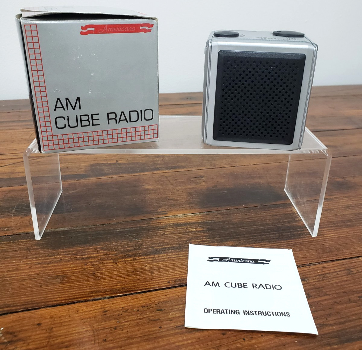 Vintage Americana Brand Battery Powered AM Cube Radio in Box, Works