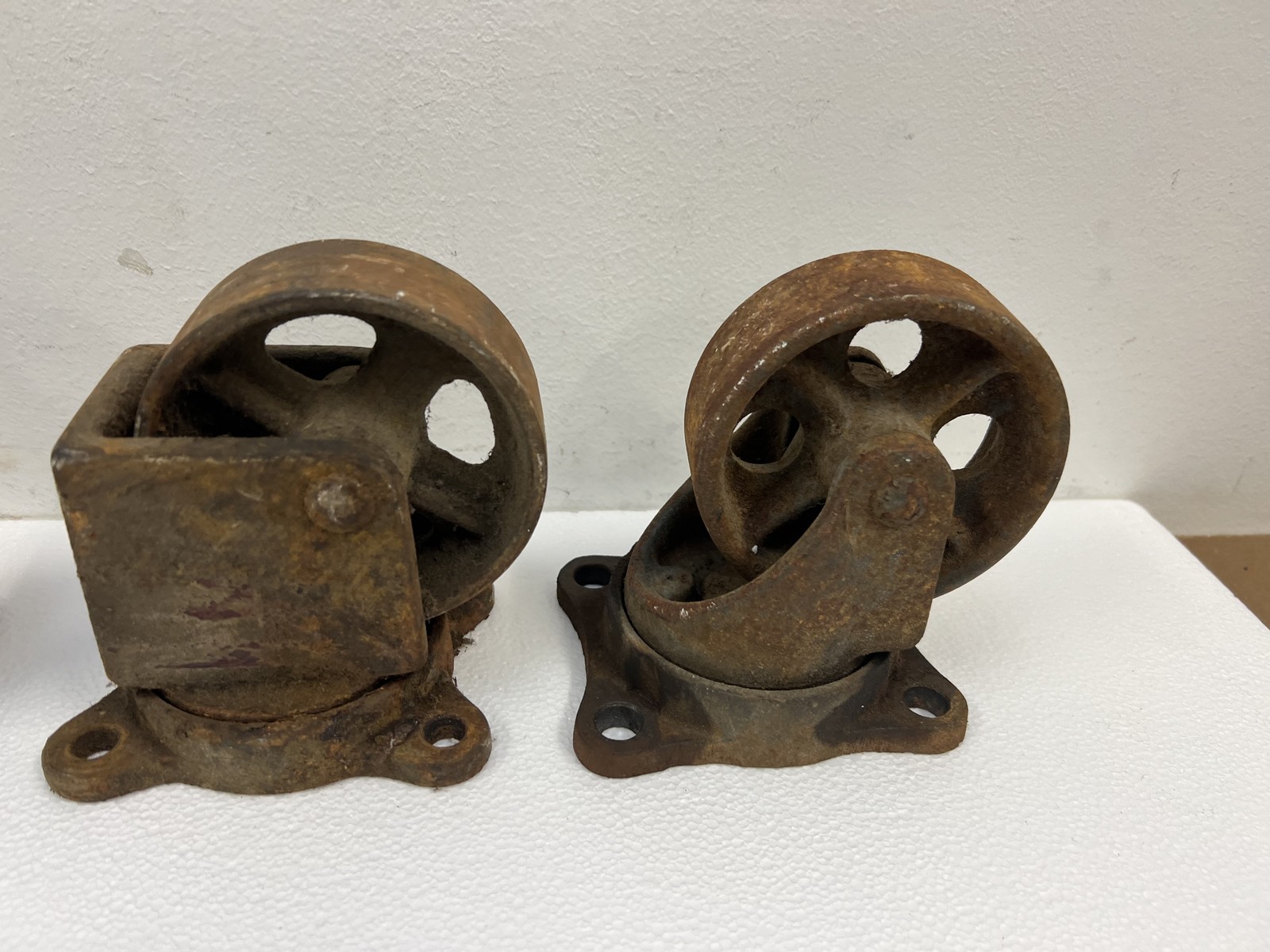4 Antique Industrial Cast Iron Swivel Casters Wheels Steampunk Furniture Salvage