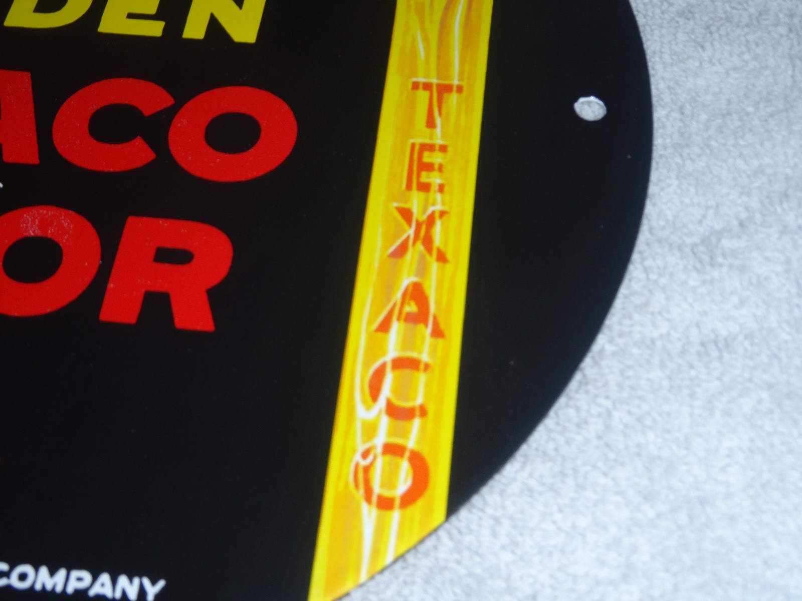 VINTAGE 1948 CLEAN, CLEAR TEXACO MOTOR OIL 11 3/4" PORCELAIN METAL GASOLINE SIGN