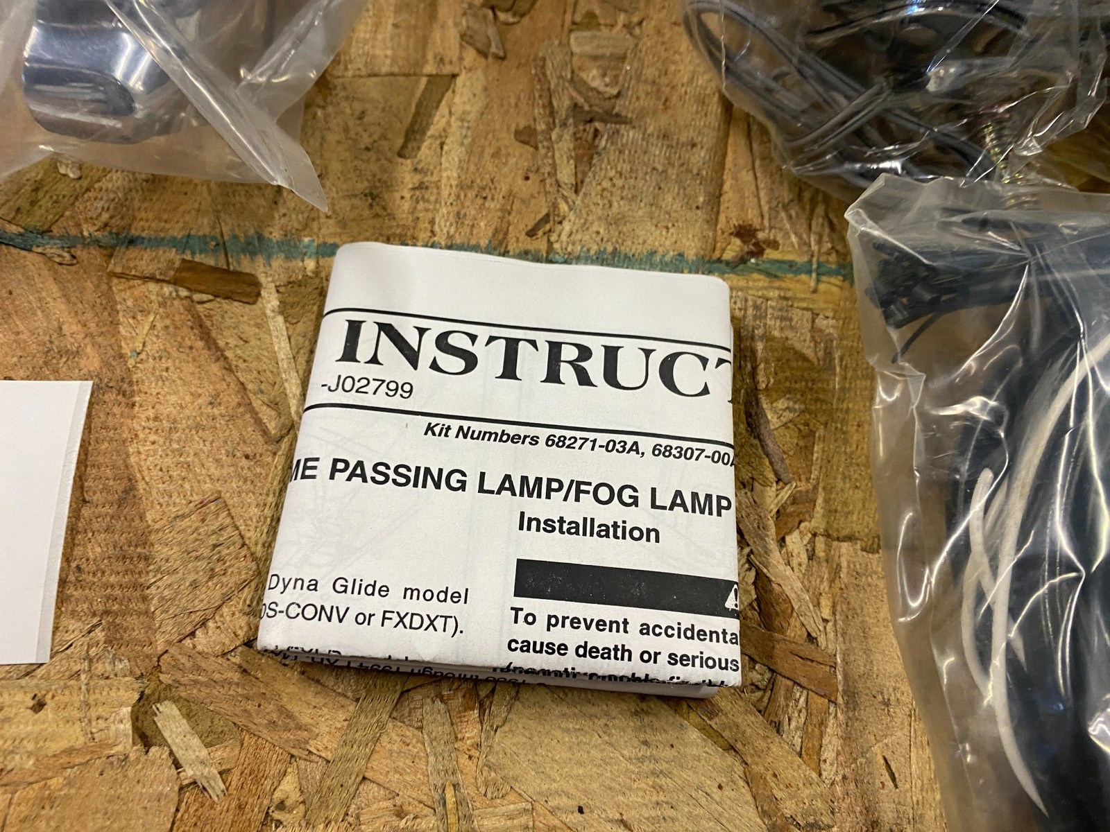 OEM HARLEY SPORTSTER DYNA AUXILARY PASSING LAMP SPOTLIGHTSRUNNING KIT 68271-03A