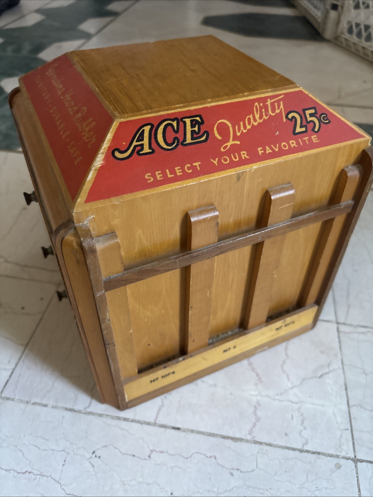 Vintage Ace Brand Purse and Pocket Combs .25 Cent Wooden Revolving Store Display