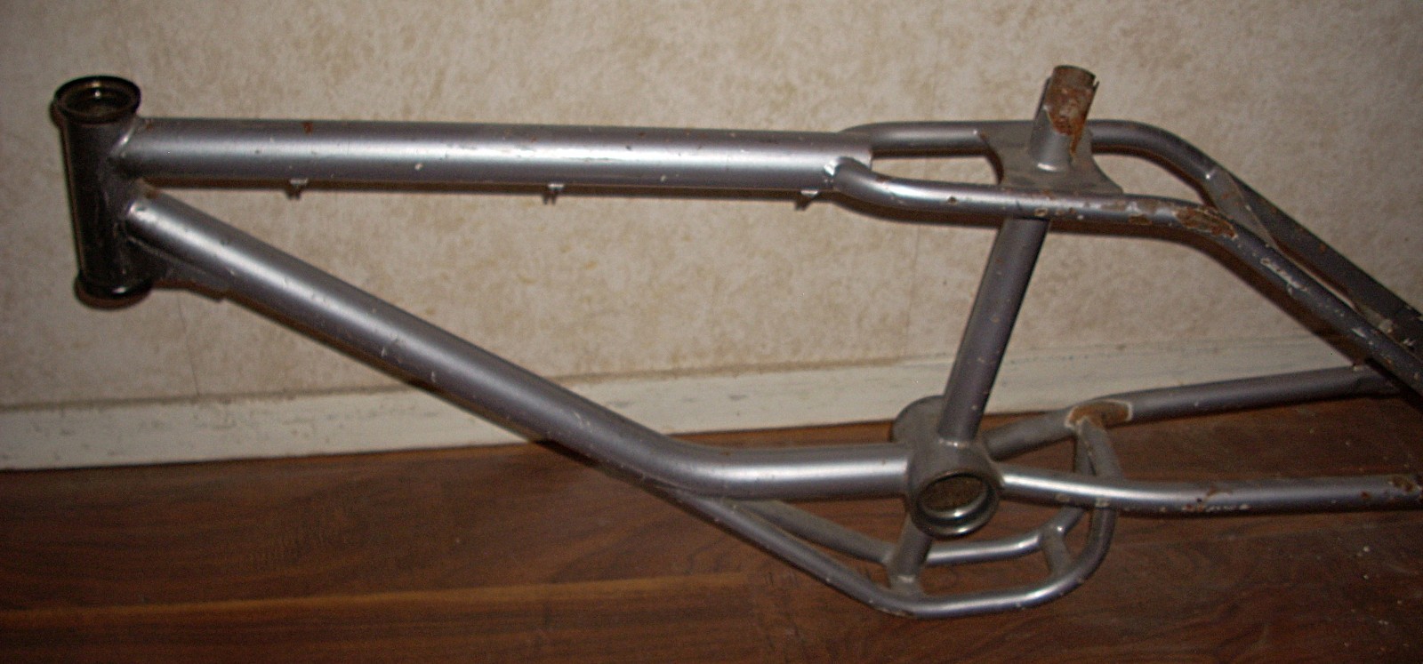 1991-1992 Diamondback Tailwhip Freestyle Bashguard Frame 20" BMX & Pegs