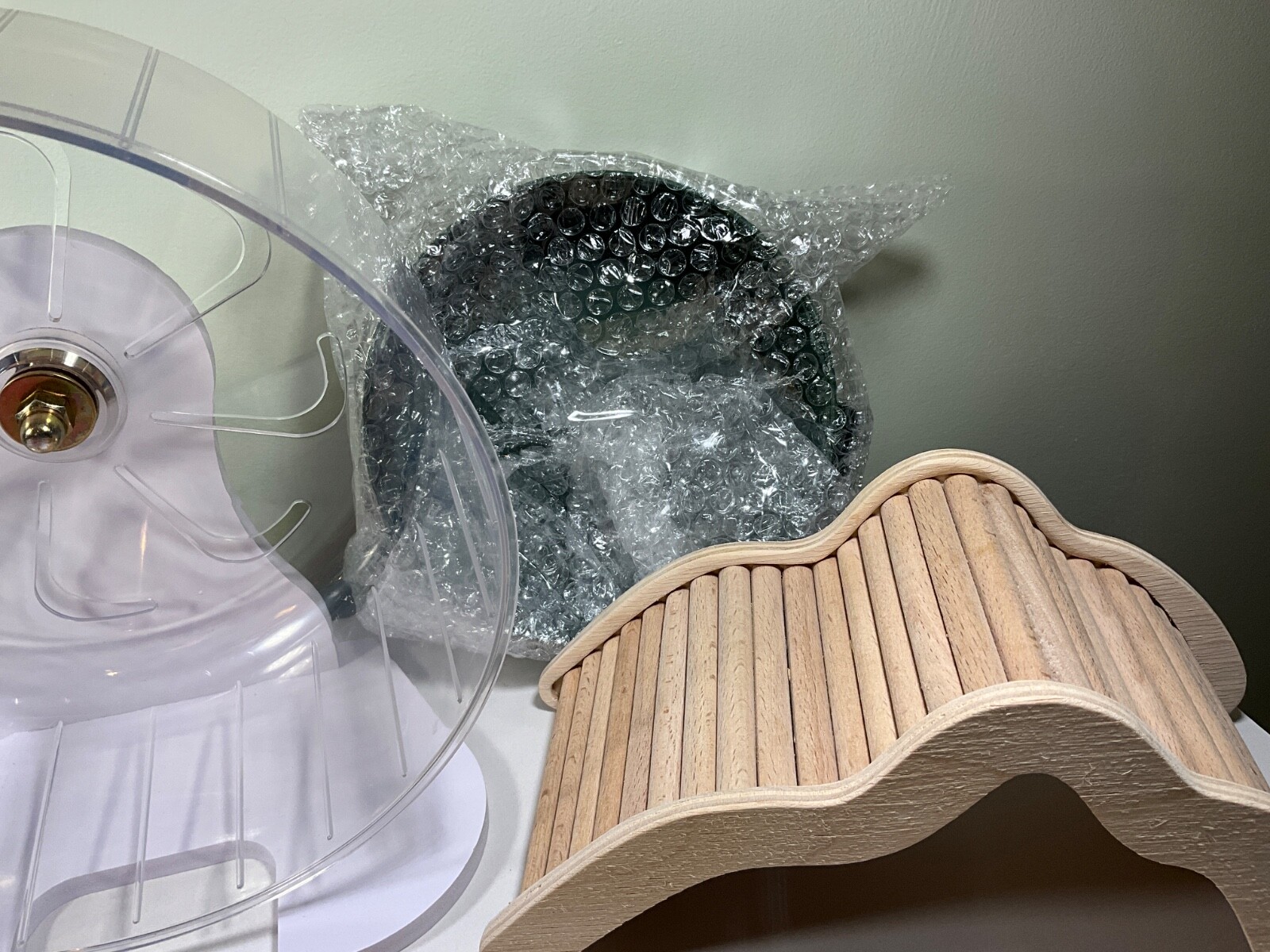 Hamster Wheel Set: Water Feeder, Coconut, Bathtub, Bridge, Rosee Blanche Ceramic