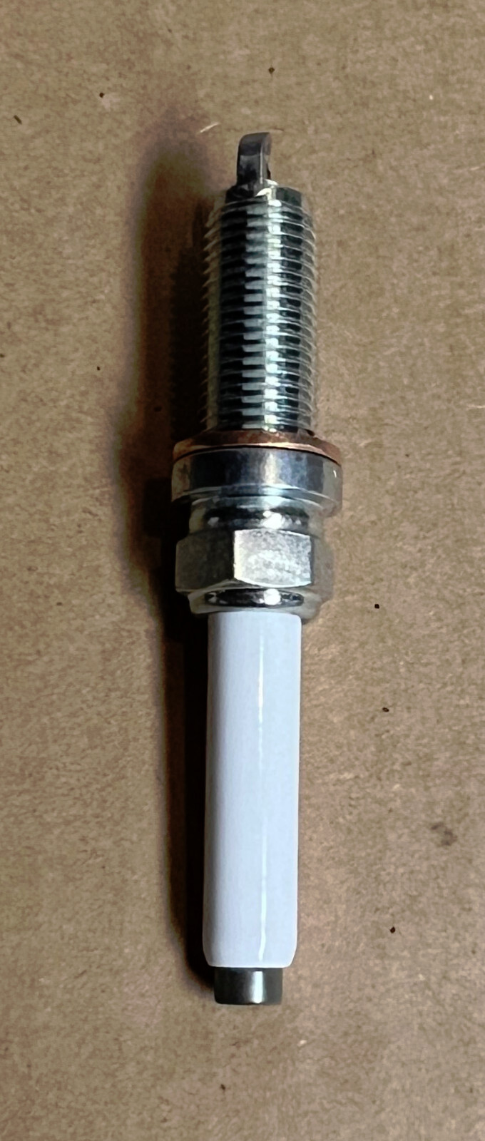 New Genuine OEM Mercedes A 270 159 06 00 - Set of 6 Spark Plugs ** SHIPS FREE