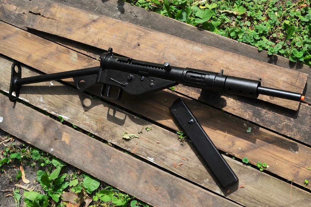 British Sten MK II 9mm Submachine Gun - Enfield - UK WWII - Prop - Denix Replica