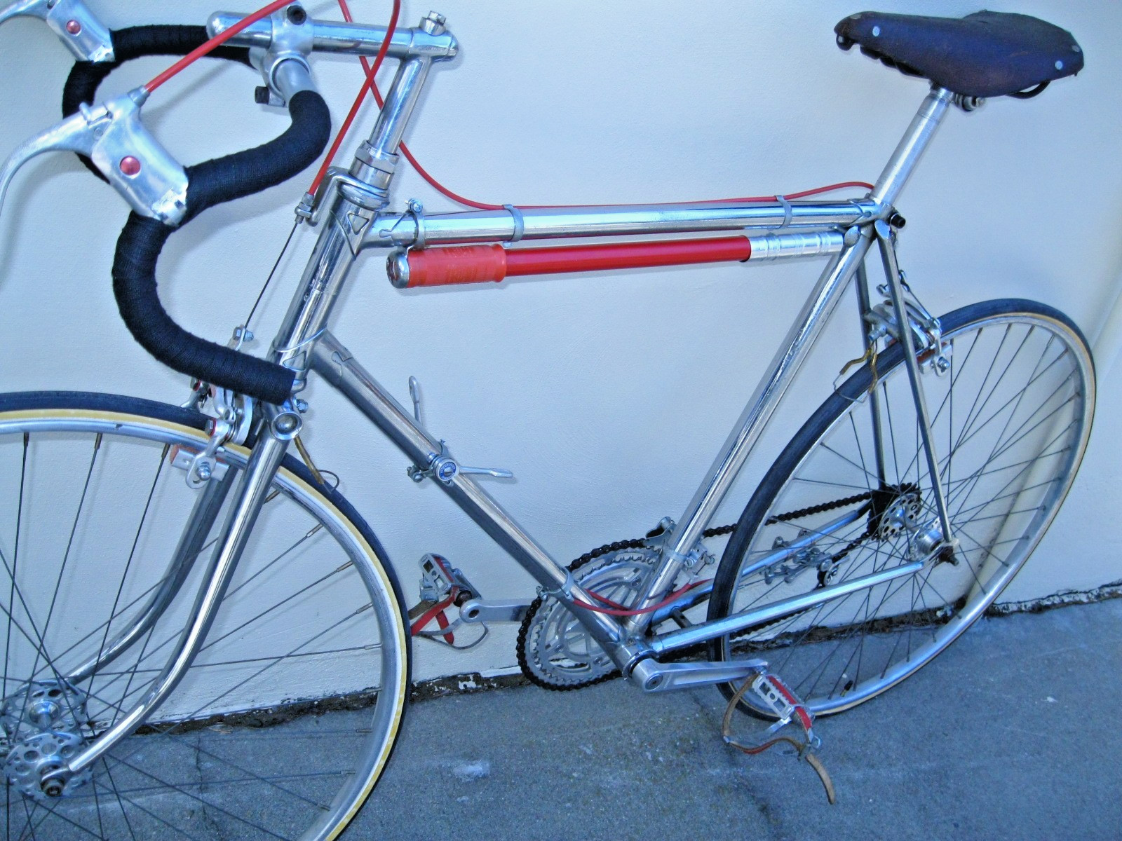 Rare Vintage 1960/Tack ,Road Race bicycle Uncommon parts, Display or ride. 54/55