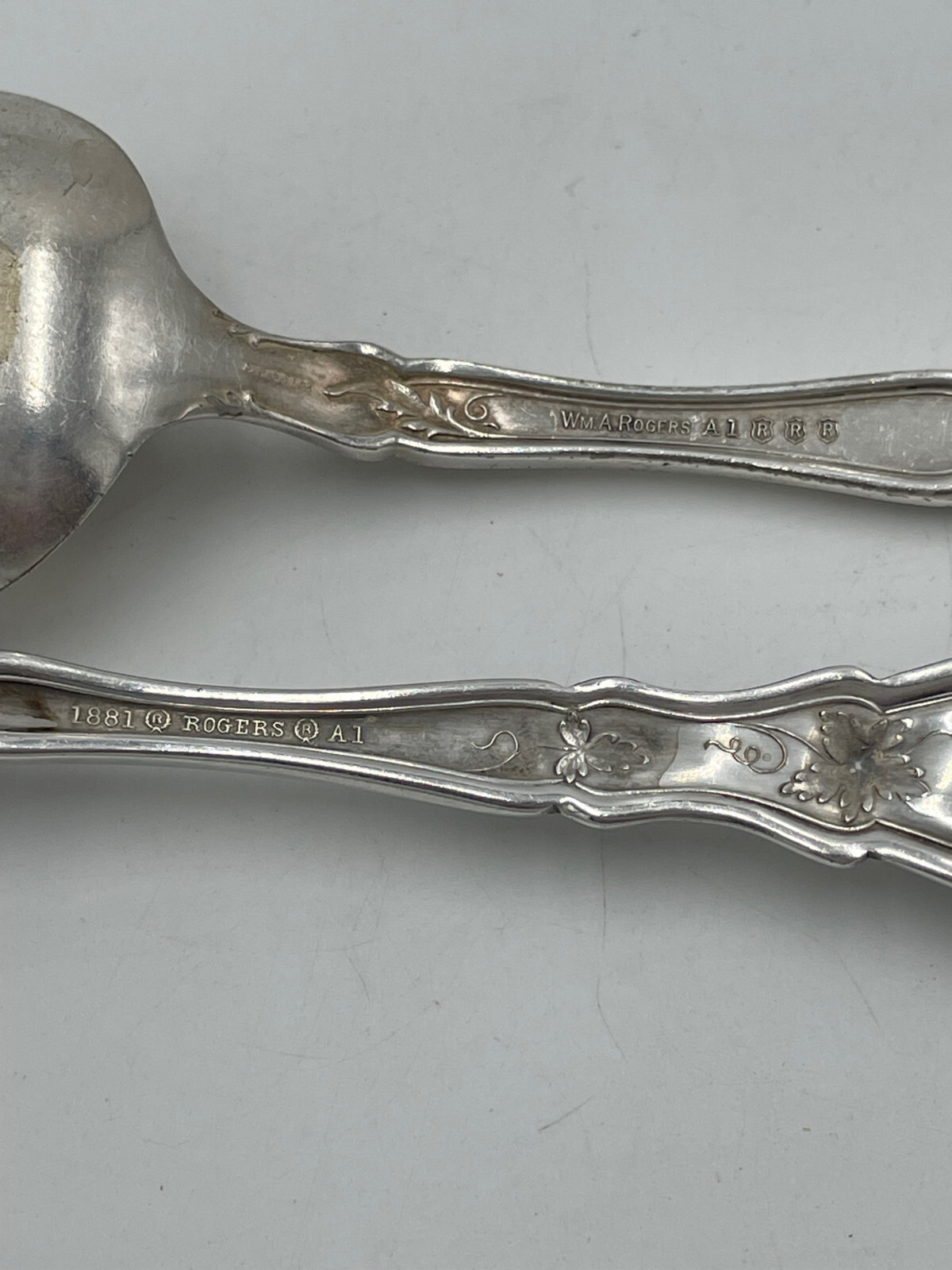 4 Piece Rogers Silverplate Mixed Grape Pattern 3 Serving Spoons 1 Meat Fork