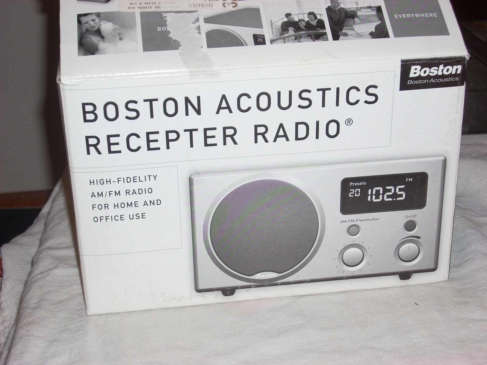 New In Opened Box Boston Acoustics Recepter HD AM FM Alarm Clock Radio w/Antenna