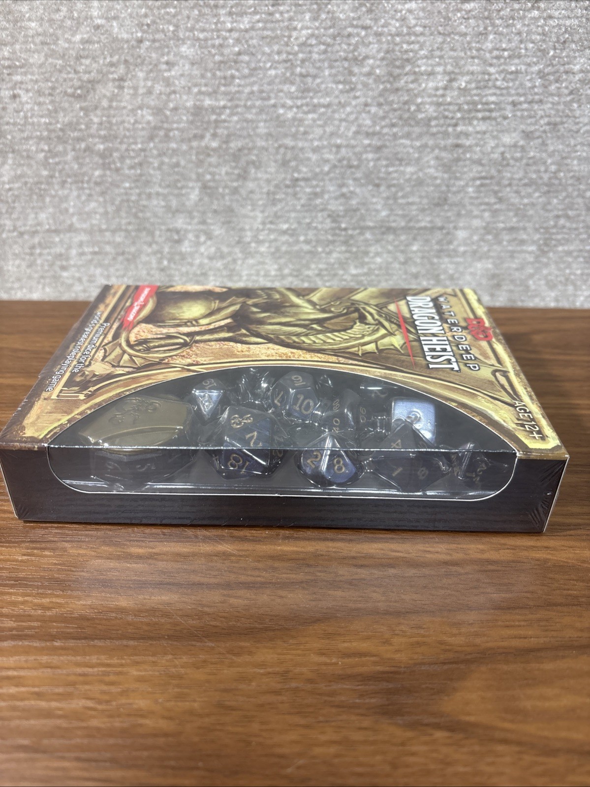 D&D Waterdeep Dragon Heist Dice Set with Life Counter, New