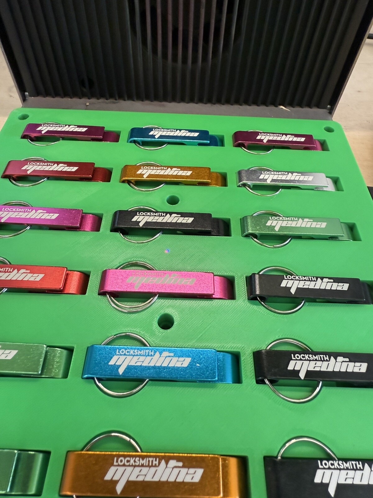 100pcs Custom Engraved Mixed Colors METAL BOTTLE OPENER KEYCHAIN PERSONALIZED