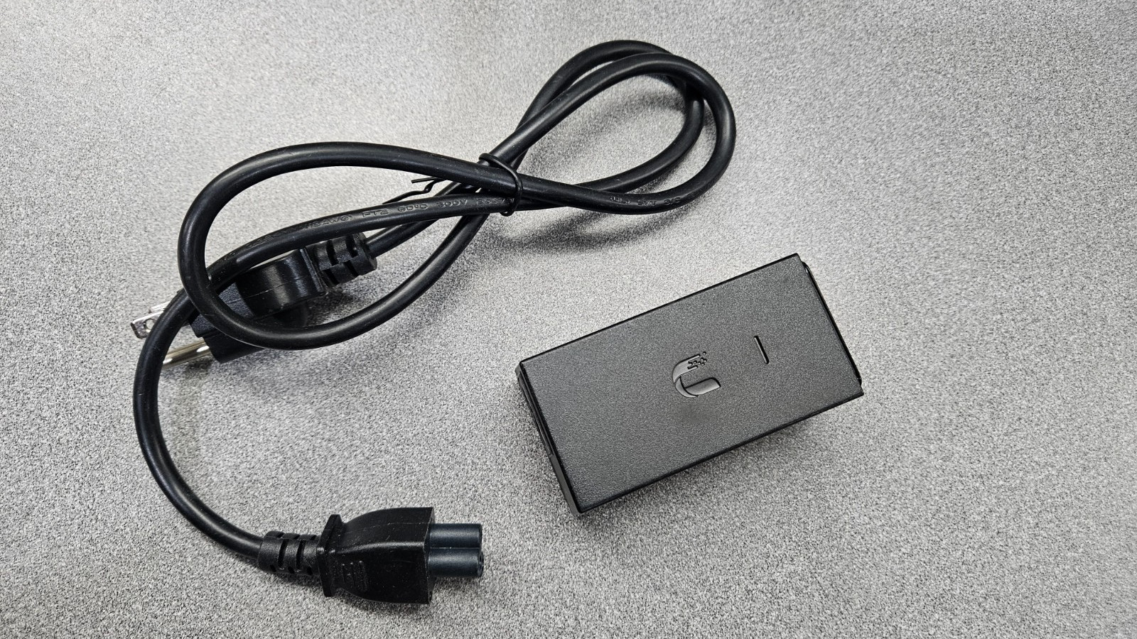 Ubiquiti UniFi Switching 24V 0.5A 12W PoE Injector-GP-A240-050