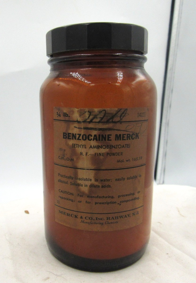 1950's Merck & CO Rahway NJ Benzocaine 5" Amber Medicine bottle