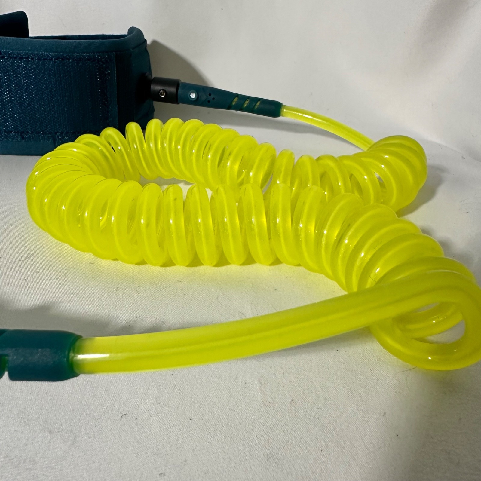 Body Glove SUP Paddleboard Or Surf Leash – Coiled Cord, Neoprene Ankle Strap