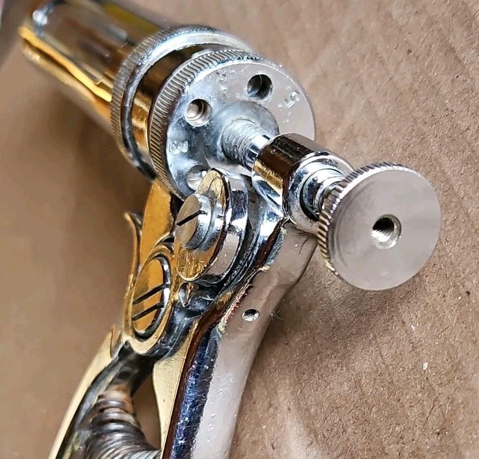 Ideal Instrument 50 cc Mega Shot Pistol Grip Livestock Syringe Pre-Owned