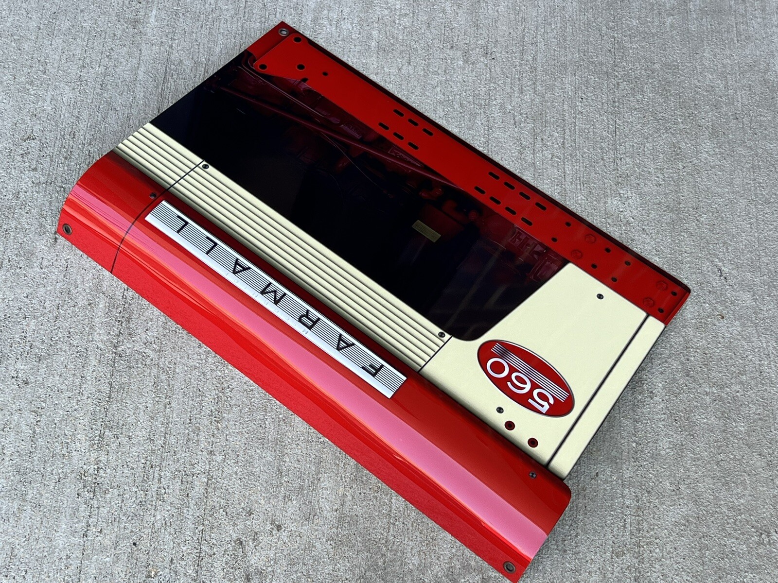 Wow!! Curved FARMALL 560 Tractor Farm 3D Sign Advertising